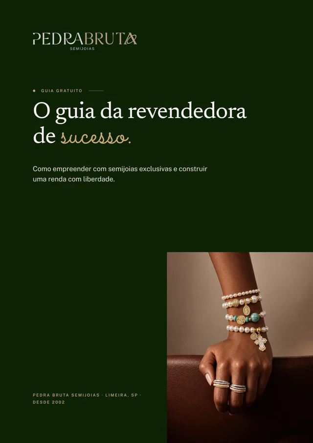 Capa do guia da revendedora de sucesso, em verde-escuro, com uma mão usando pulseiras de pérolas.