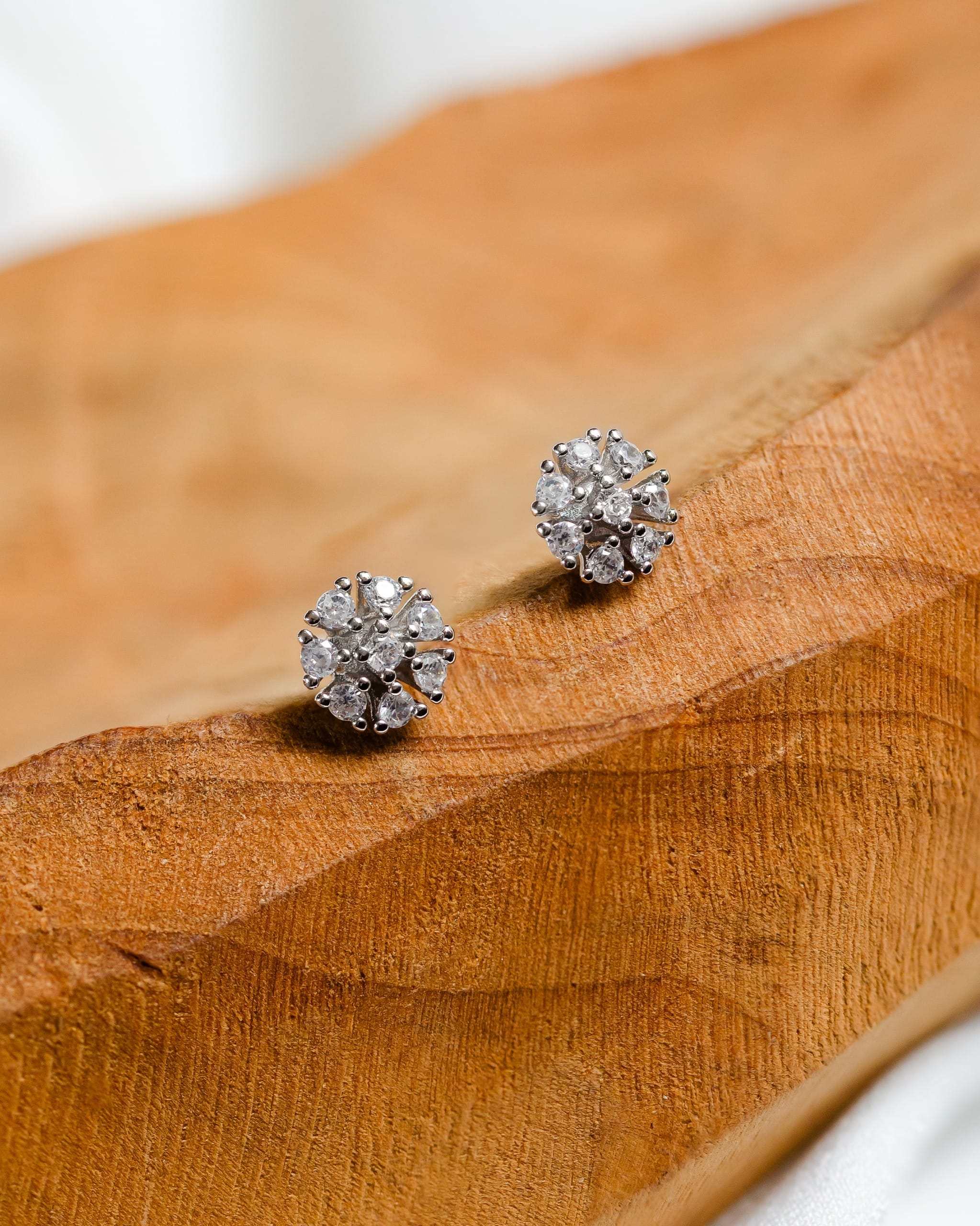 Brincos Florzinha Cravejada